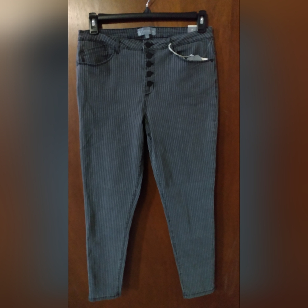 Wit and Wisdom Charcoal High Rise Ankle Jean Size 10